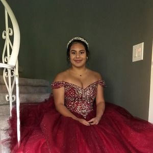 Meet your Posher, Lisa